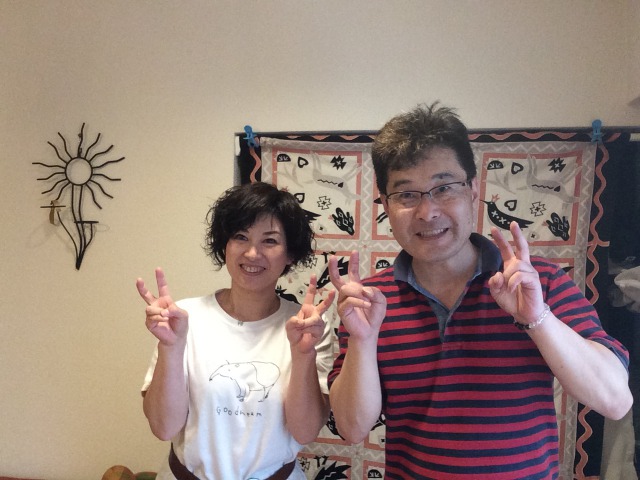 お客様と前田歩の笑顔のツーショット写真　都内神楽坂　40代　女性